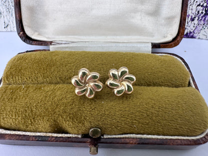9ct Gold Puffy Flower Studs