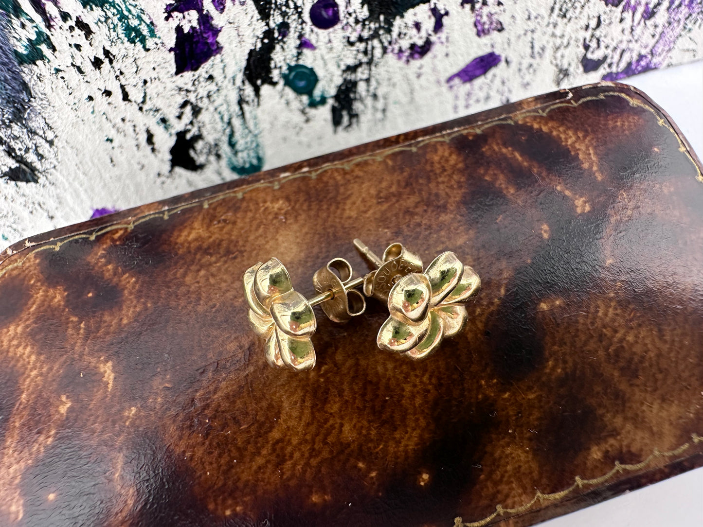 9ct Gold Puffy Flower Studs