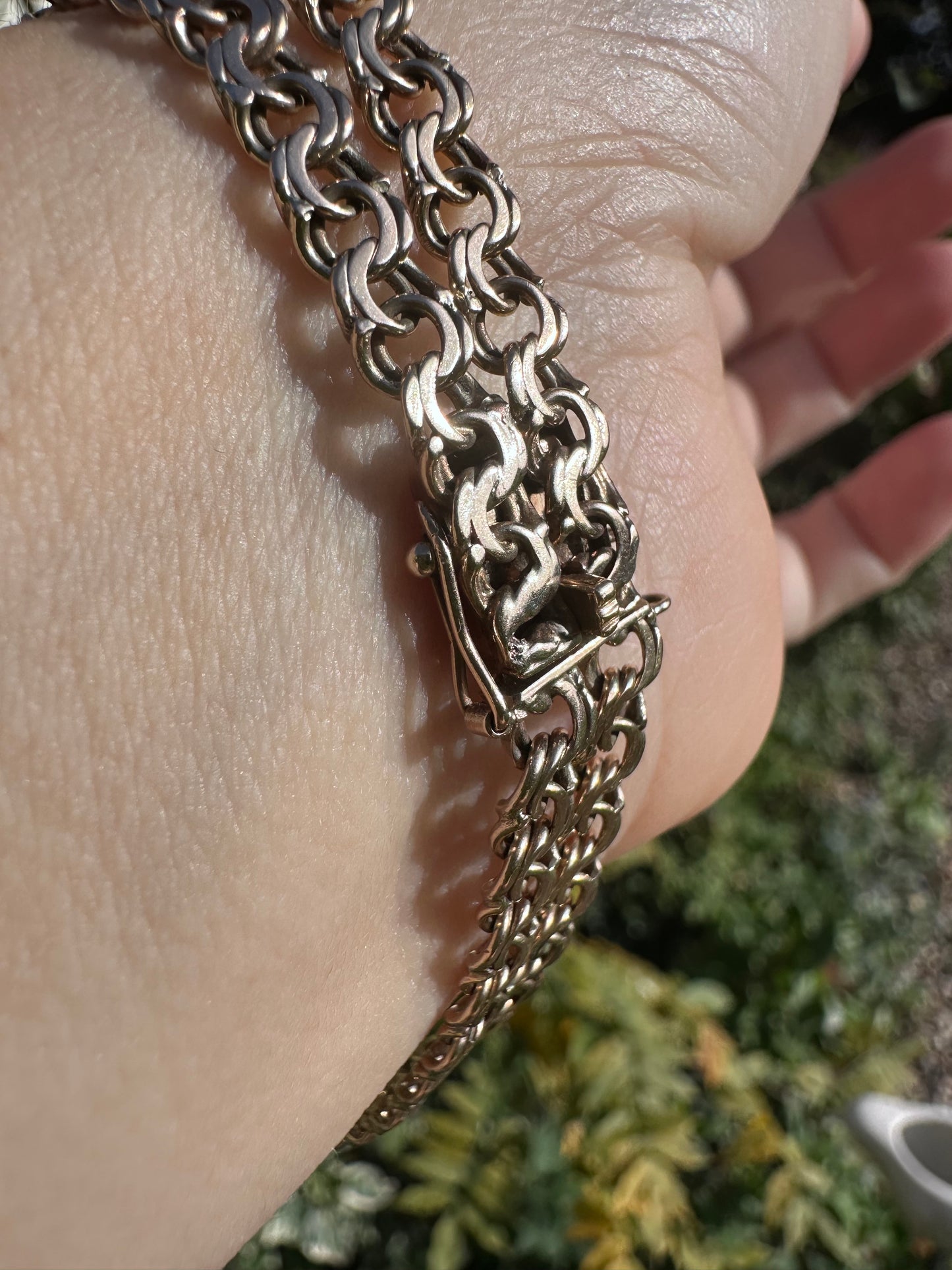 Antique 9ct Gold Double strand Figure of 8 Link Bracelet