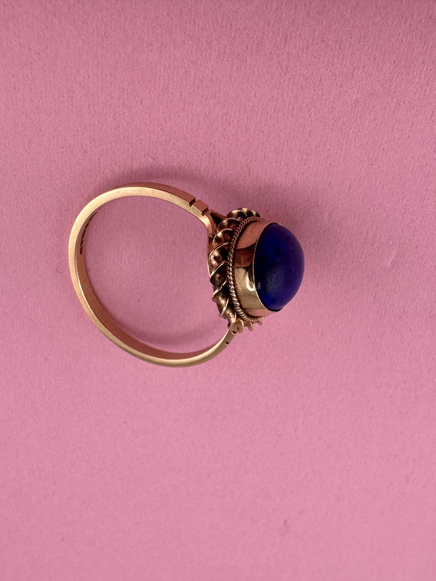 Vintage 9ct Lapis Lazuli Solitaire ring