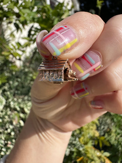 Vintage 9ct Gold Articulated Dog in Kennel charm