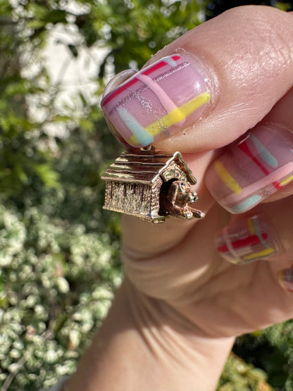 Vintage 9ct Gold Articulated Dog in Kennel charm