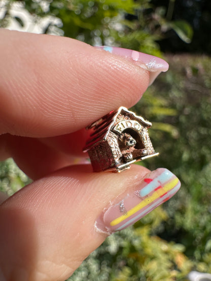 Vintage 9ct Gold Articulated Dog in Kennel charm
