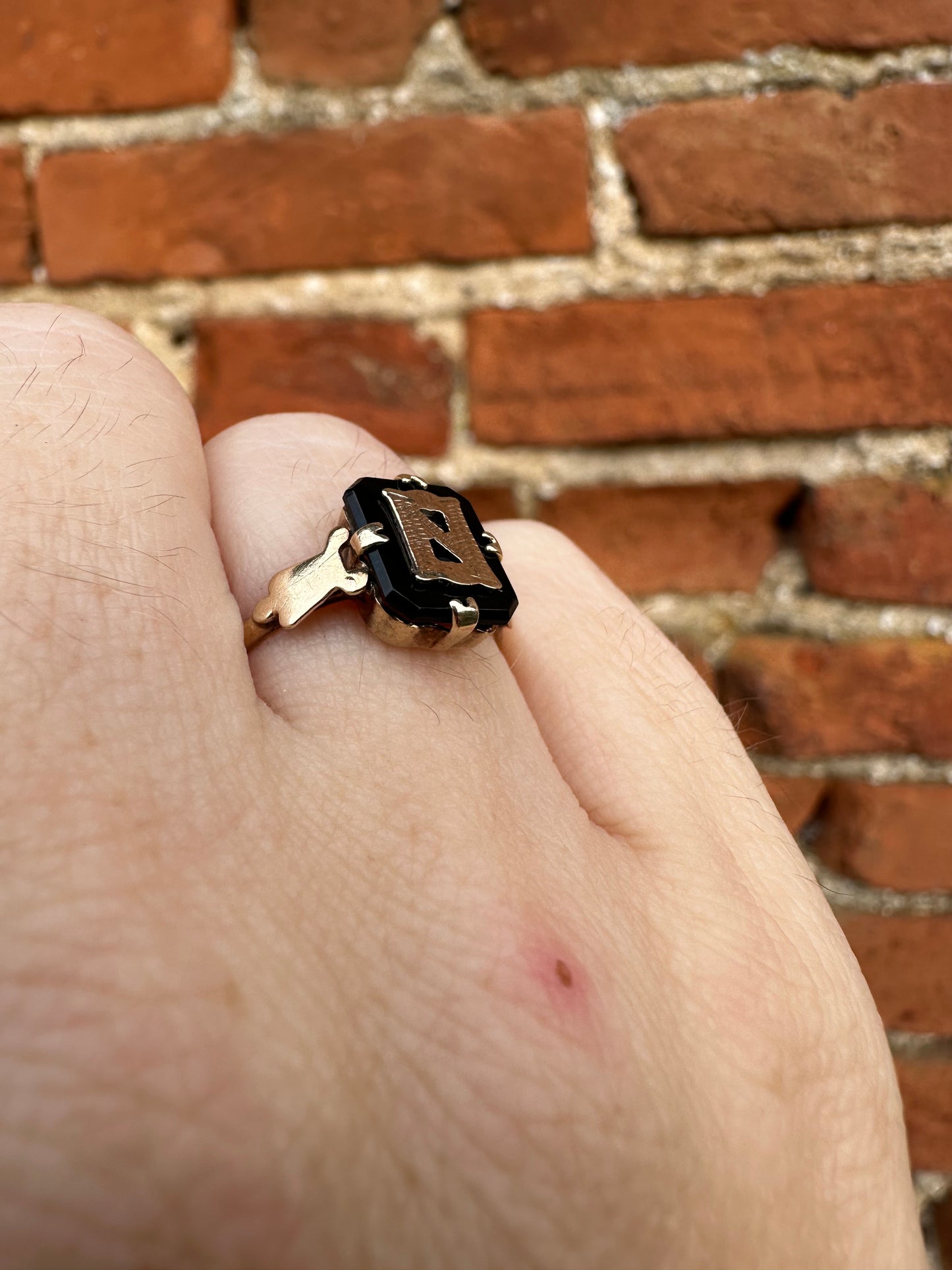 Antique 9ct Gold Onyx N Ring