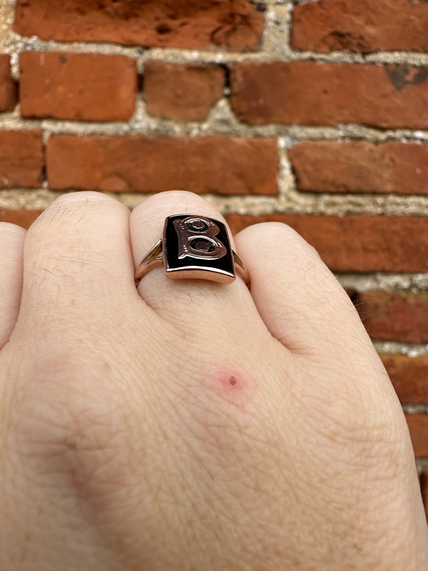 Antique 9ct Gold Onyx B initial ring