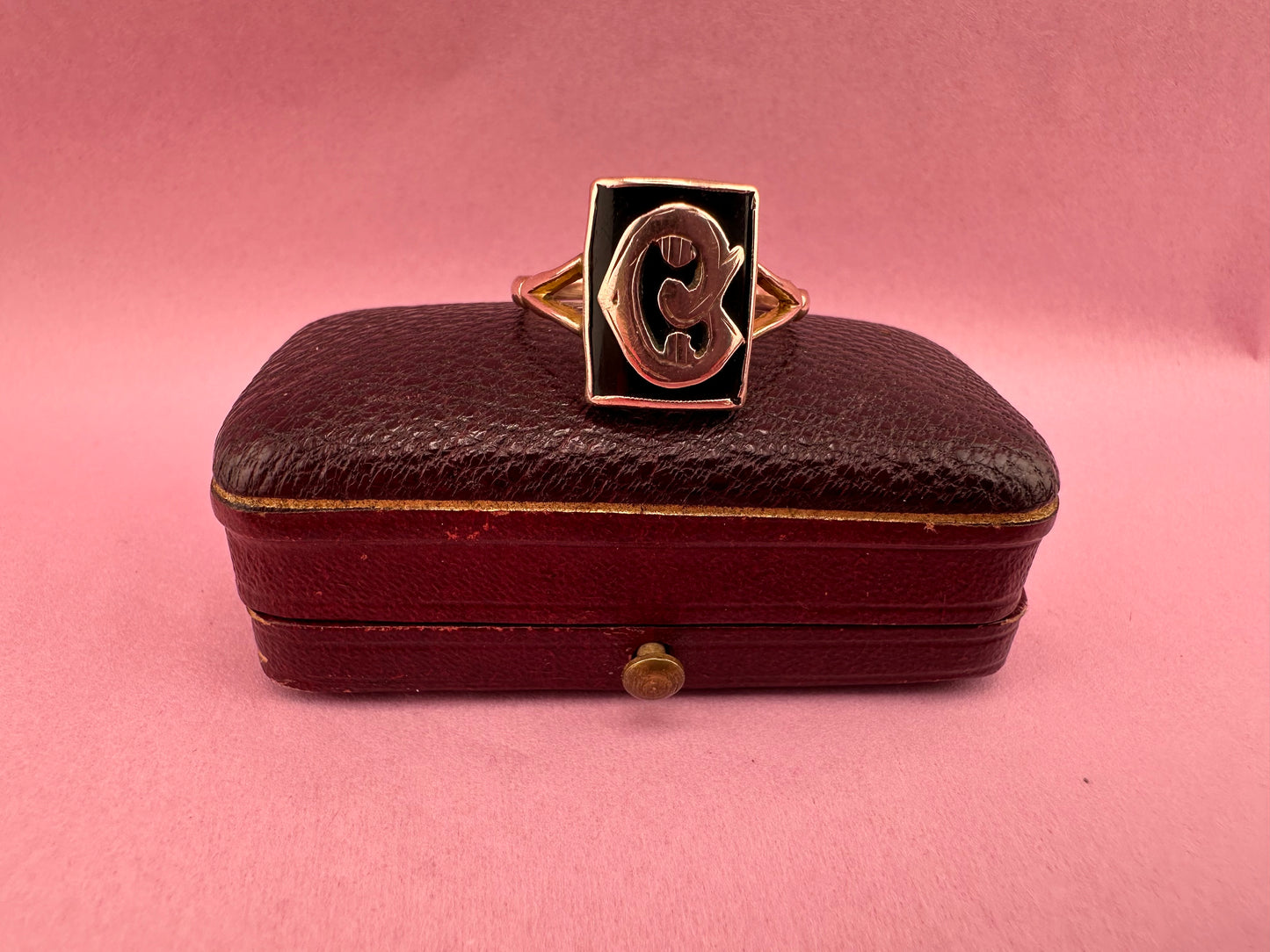 Antique 9ct Rose Gold Onyx G/C initial ring