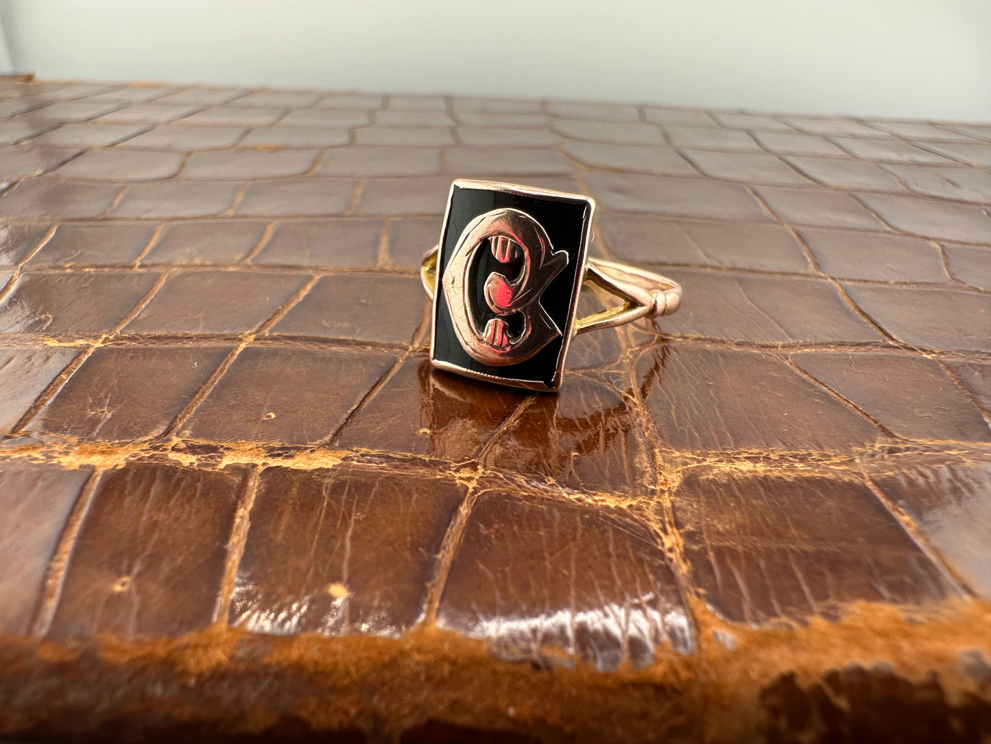 Antique 9ct Rose Gold Onyx G/C initial ring