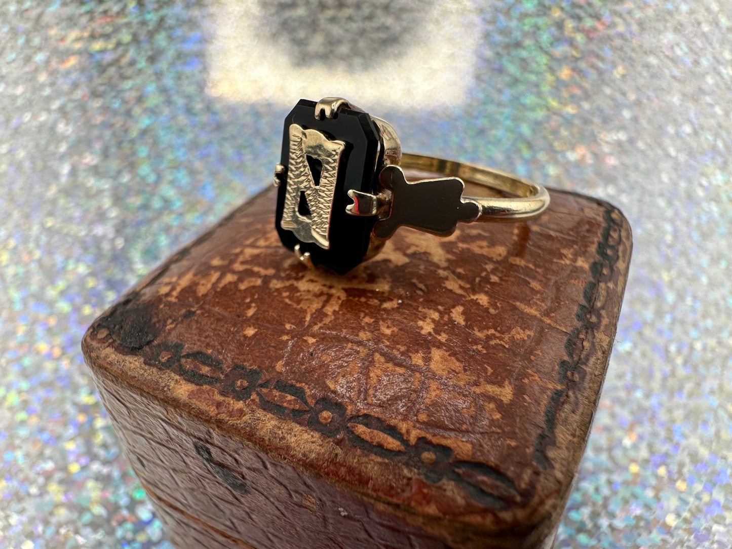 Antique 9ct Gold Onyx N Ring