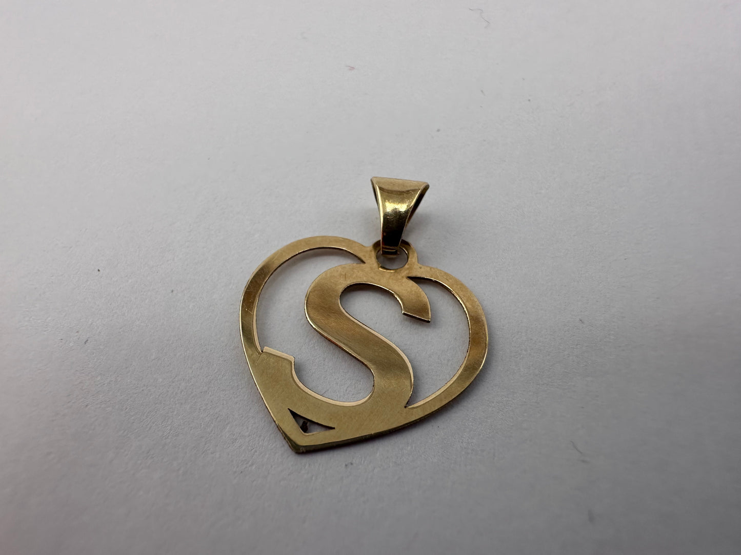 9ct Heart shaped initial S Charm pendant