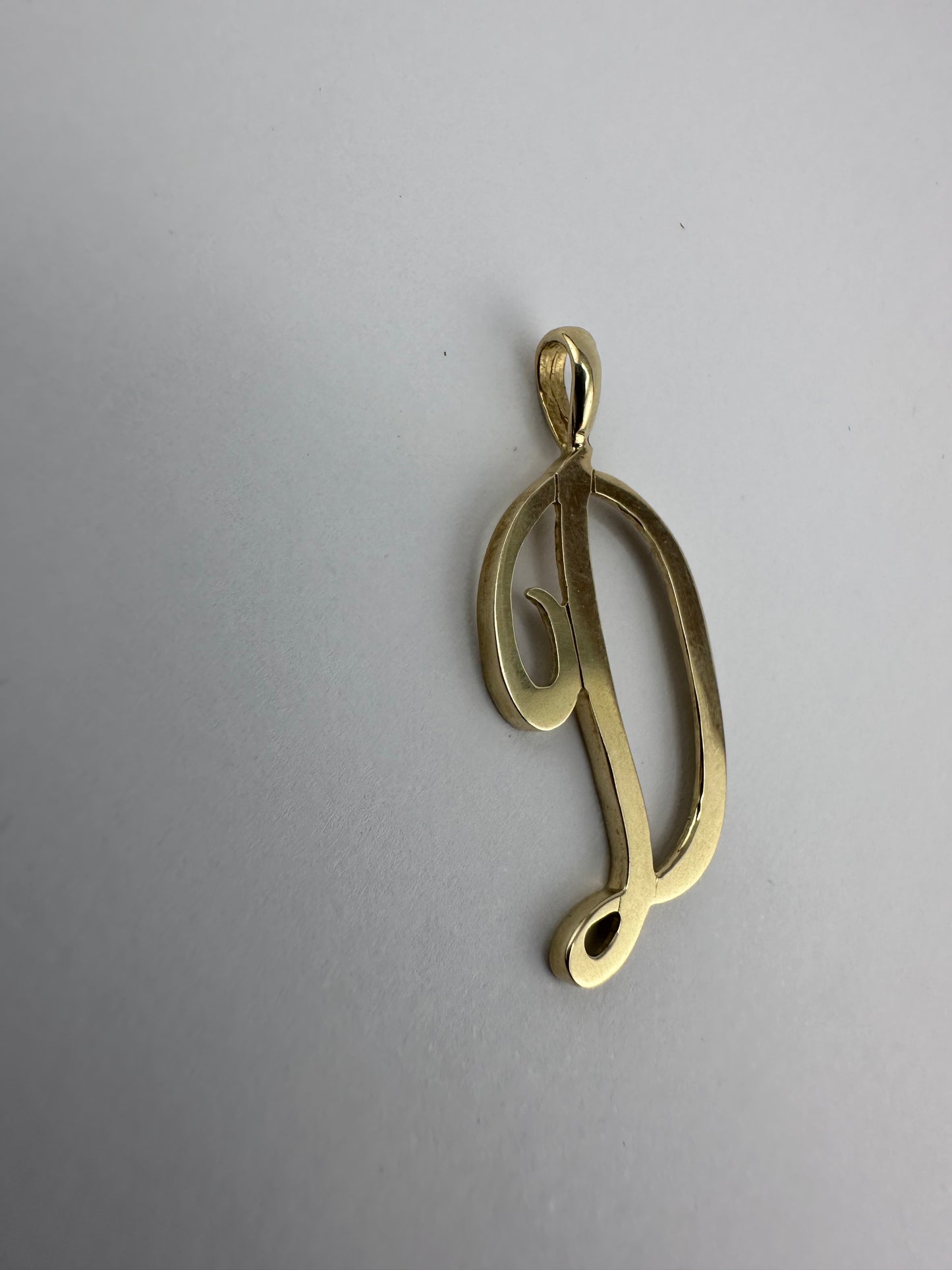 9ct Large D initial pendant