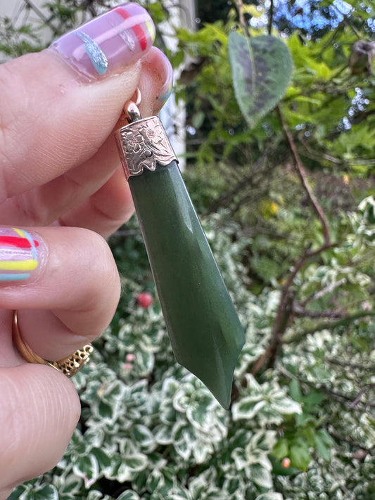 Antique 9ct rose gold Nephrite Jade pendant