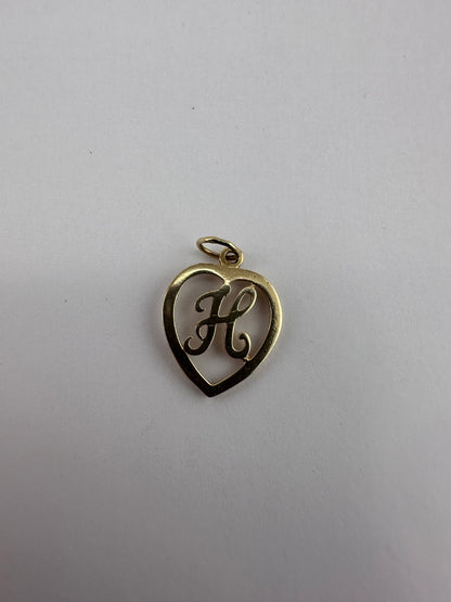 9ct Heart shaped H pendant