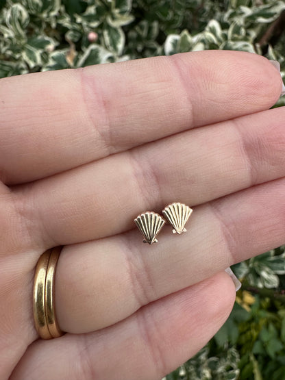 9ct gold shell earrings