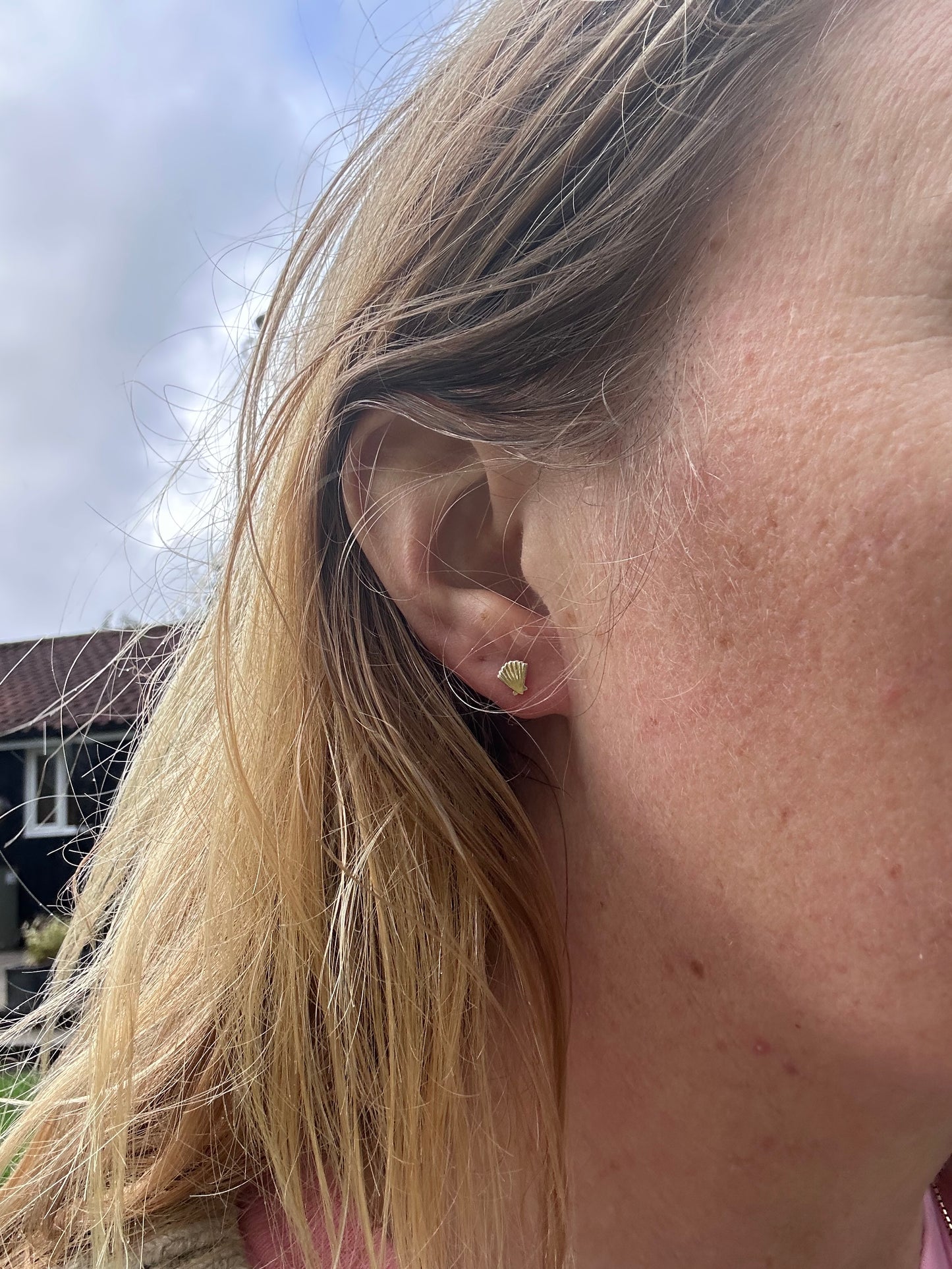 9ct gold shell earrings