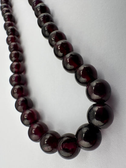 Garnet Beaded necklace with 9ct gold clasp