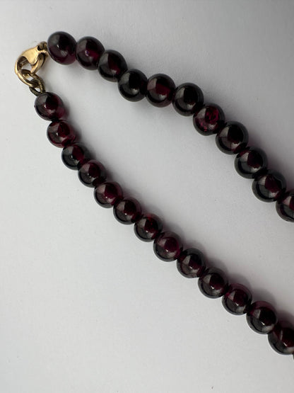 Garnet Beaded necklace with 9ct gold clasp