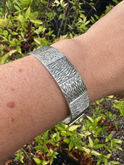 Sterling Silver 1970s hinged Bangle