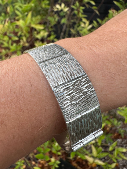 Sterling Silver 1970s hinged Bangle
