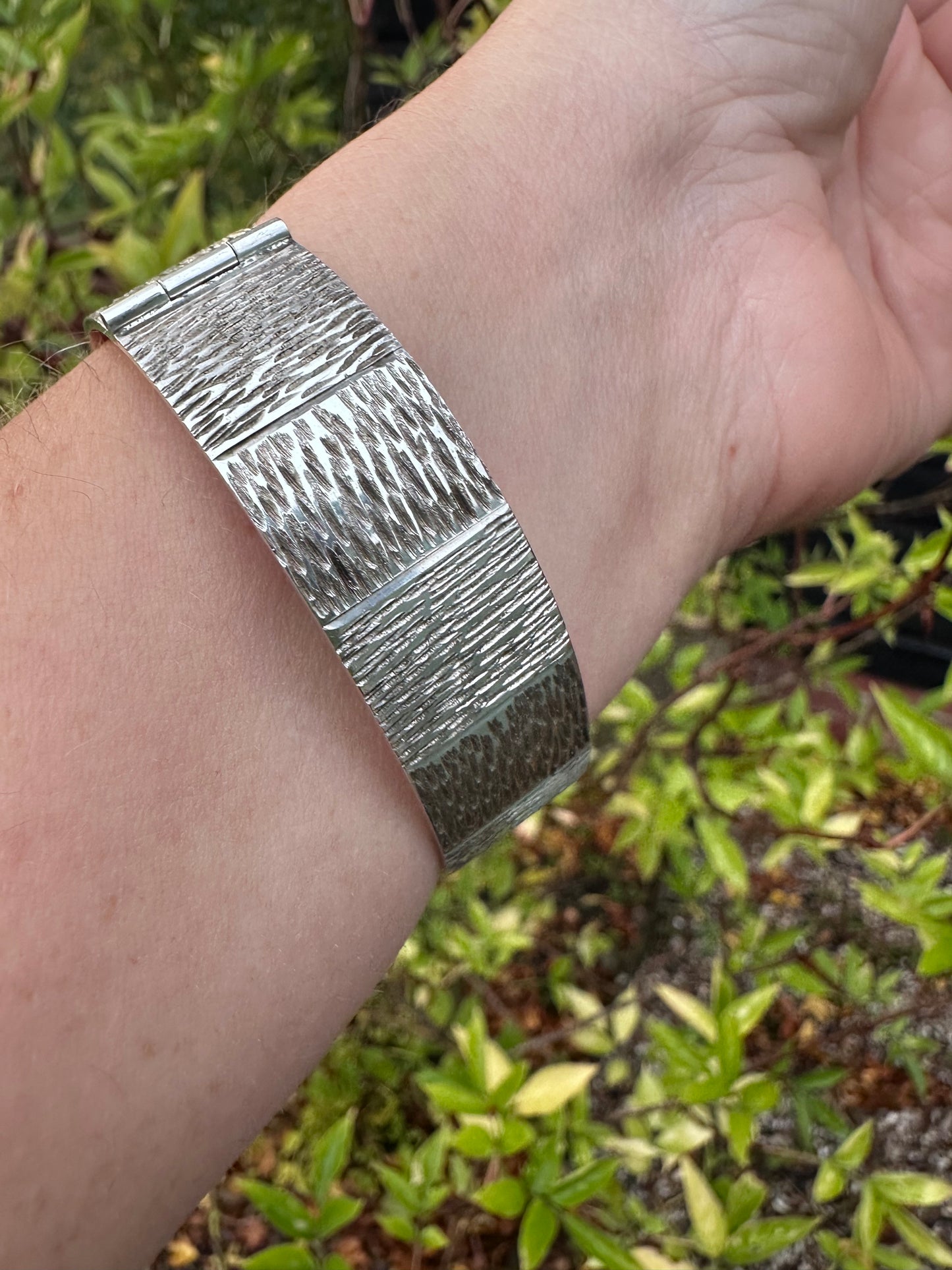 Sterling Silver 1970s hinged Bangle