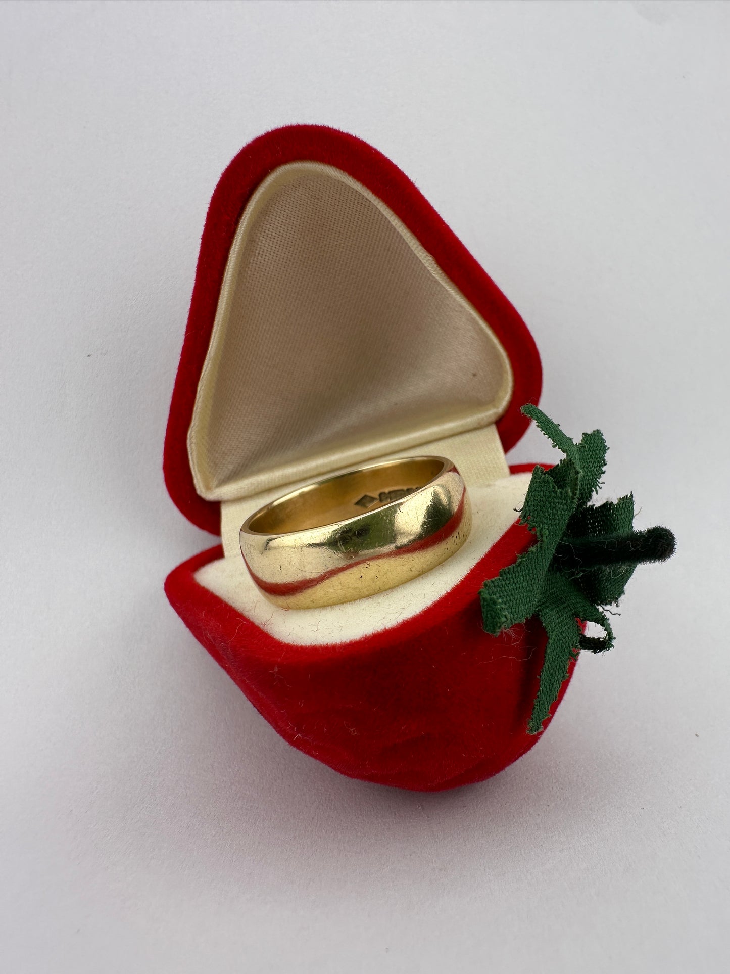 Vintage 9ct Yellow Gold Wide Band