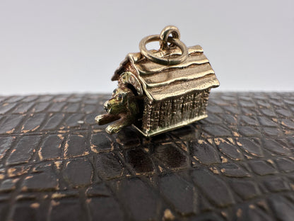 Vintage 9ct Gold Articulated Dog in Kennel charm