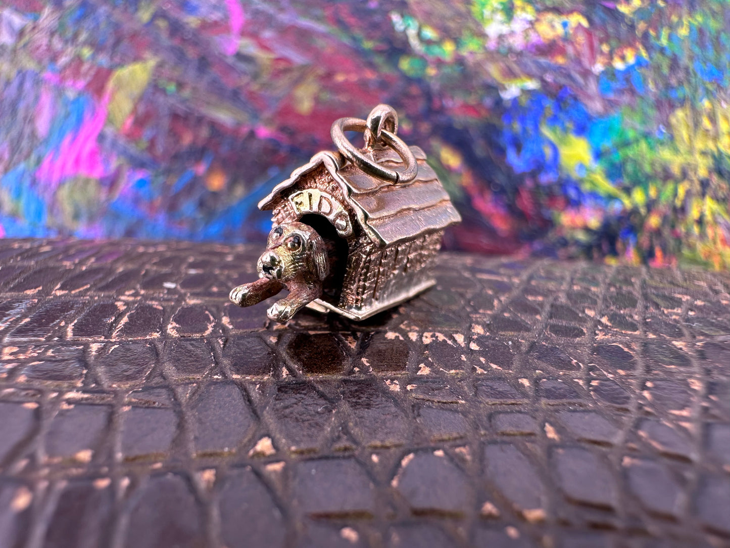 Vintage 9ct Gold Articulated Dog in Kennel charm