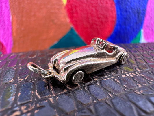 Vintage 9ct Gold Open top sports car (Jaguar?)
