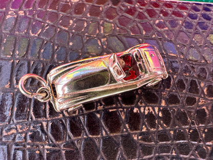 Vintage 9ct Gold Open top sports car (Jaguar?)