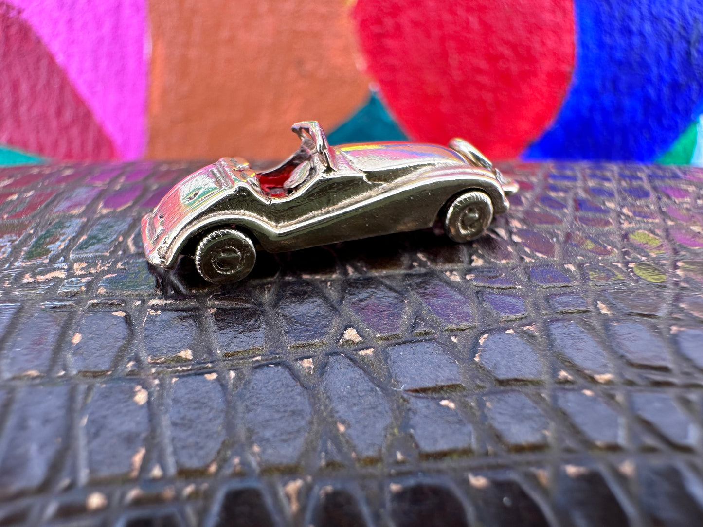 Vintage 9ct Gold Open top sports car (Jaguar?)