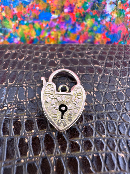 Antique 9ct Gold Ivy Leaf patterned heart padlock
