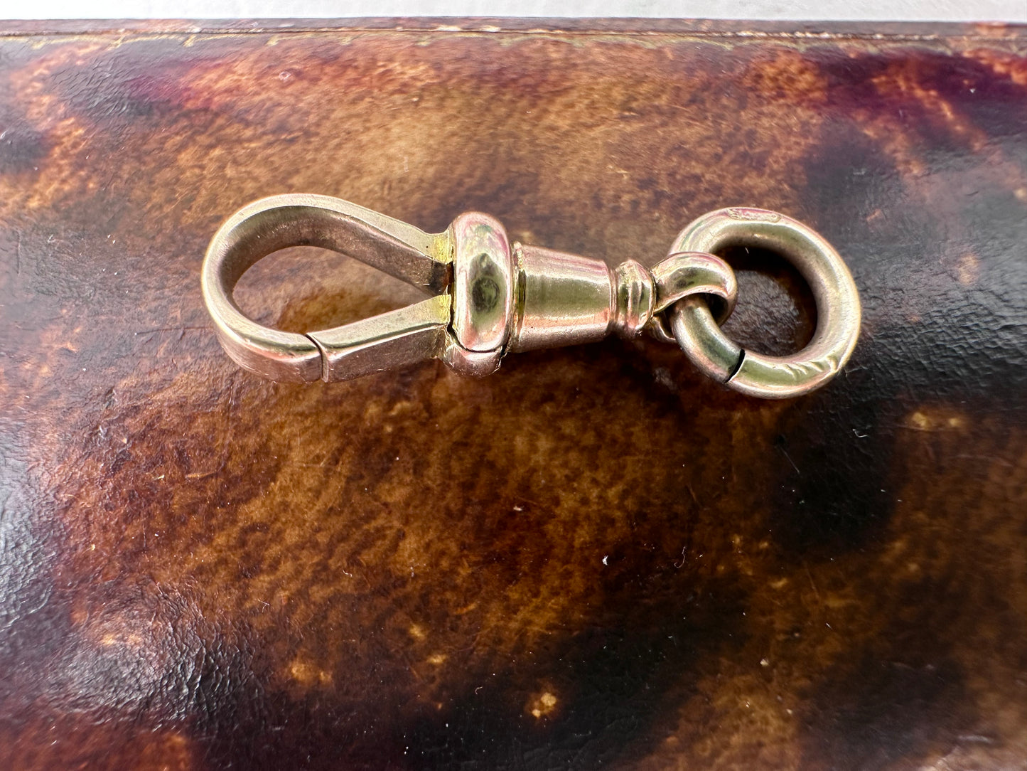 Antique 9ct rose gold  flat edged dog clip