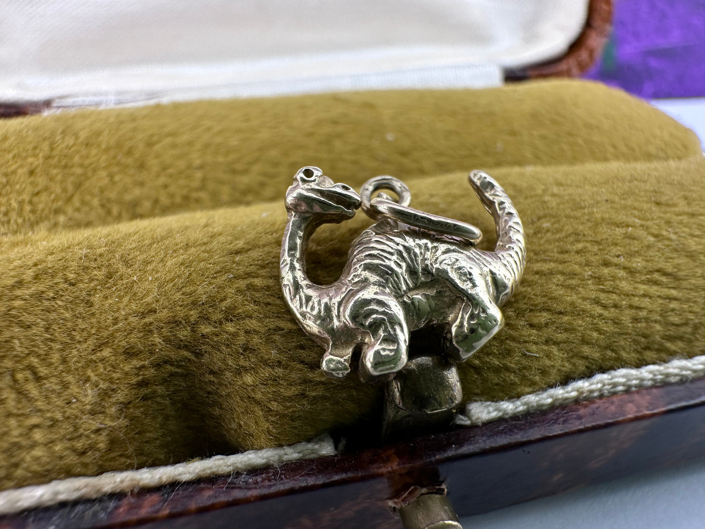 9ct Dinosaur charm