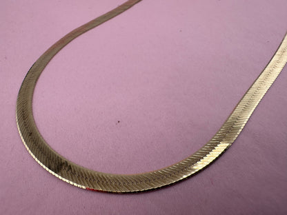 9ct Flat Snake Link/Herringbone Chain, 6.55g, 16inches