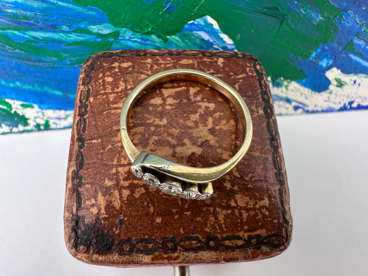 18ct Gold 5 European cut Diamond Cross over ring
