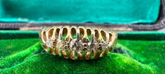 Antique 18ct Claw set Graduating Diamond ring, 1915