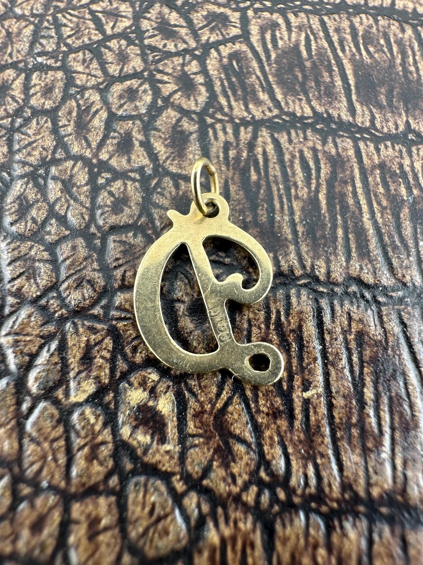 9ct Gold initial D Charm