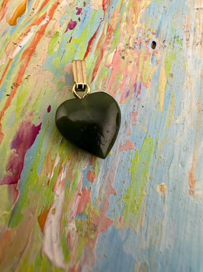 9ct gold jade heart pendant