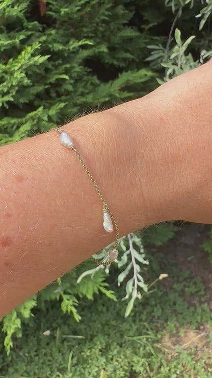 14ct Rice Pearl Bracelet with 9ct bolt clasp