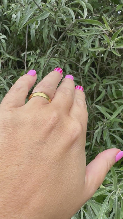 Vintage 22ct Gold band- D shape