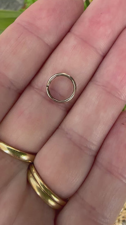 9ct Faceted Split ring