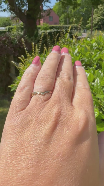 Vintage 9ct Heart Wishbone ring, size K1/2