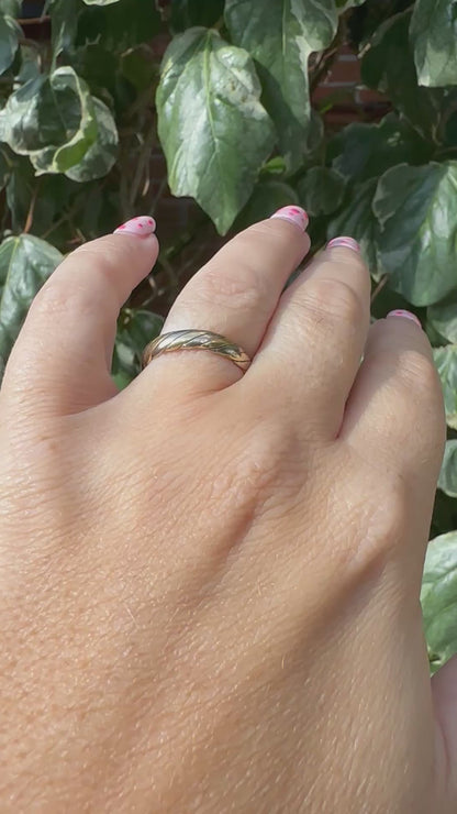 Vintage 18ct Bi-colour Twist ring
