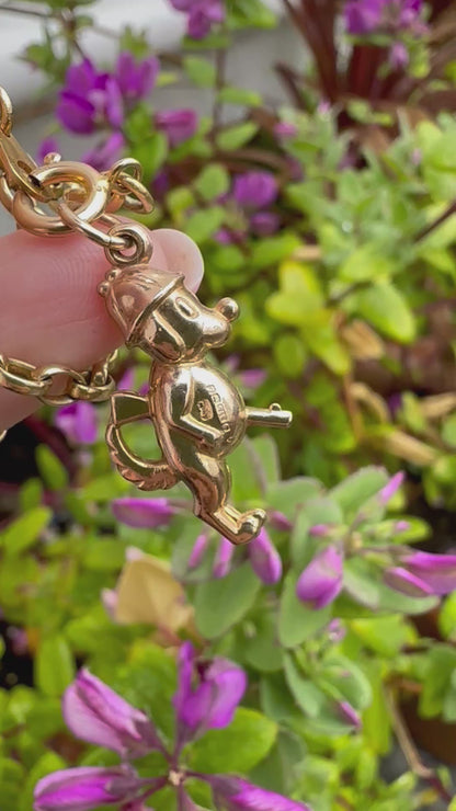 Vintage 9ct Snoopy Charm