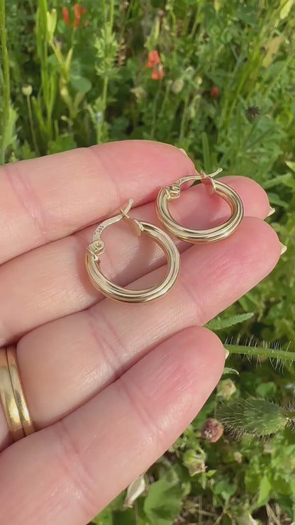 Vintage 14ct gold Round twist hoops