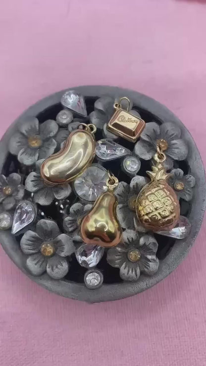 Vintage 9ct gold Lucky Bean charm