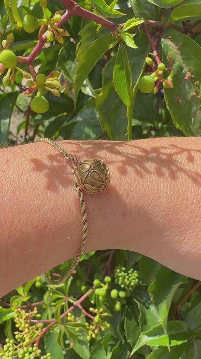 Victorian 15ct Rope bracelet with Etruscan revival orb.