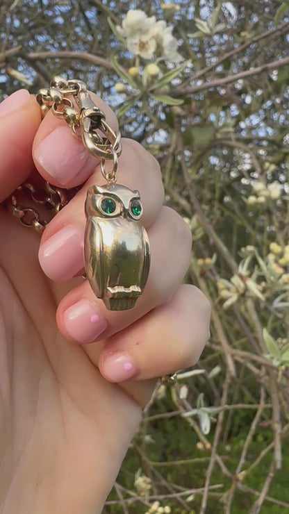 Vintage 9ct Gold Owl charm with green past eyes
