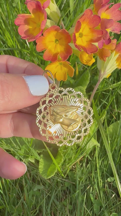 Vintage 18ct Gold Fortuna Pendant