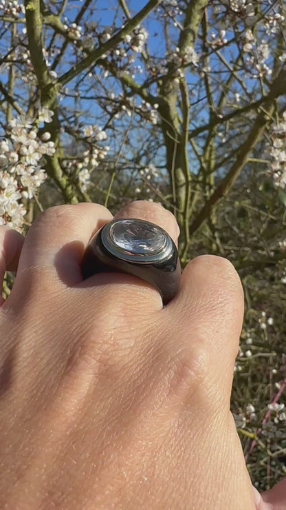 14ct Gold Onyx and Rock Crystal ring