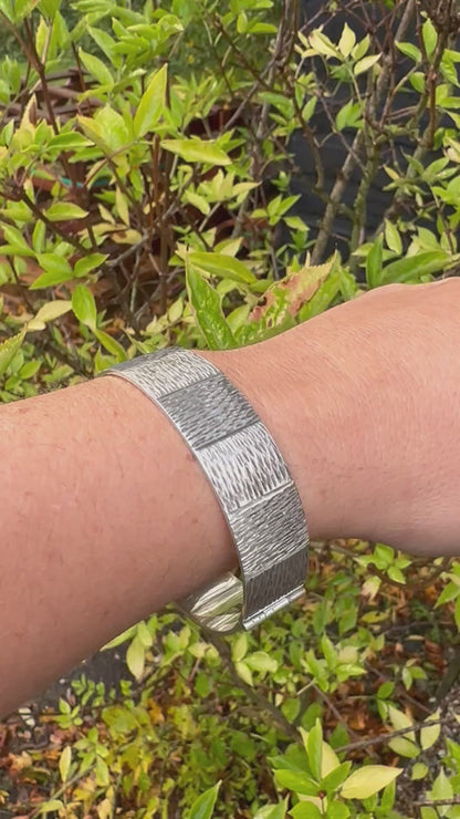 Sterling Silver 1970s hinged Bangle